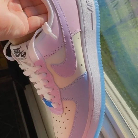 Color Changing AF1 - Picture 3 of 8